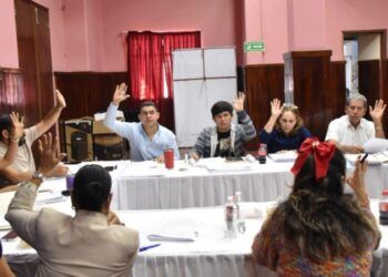 Berenice Pineda Alonso, Nueva Contralor Del Municipio De Apatzingán: Hugo Molina