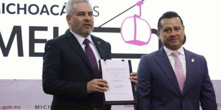 Firma Bedolla decreto para comité evaluador de jueces y magistrados