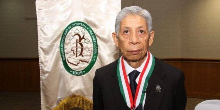 Asumió el colegio de ortopedia y traumatología, el doctor José Baltazar Torres