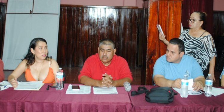 Regidores De Mc De Apatzingán Regalan Su Sueldo Y Aguinaldo Para Alimentar Trabajadores Agrícolas