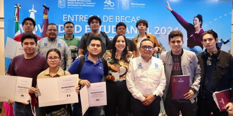 En 2024, casi mil estudiantes de prepa y universidad beneficiados con becas del Iemsysem 1 En 2024, casi mil estudiantes de prepa y universidad beneficiados con becas del Iemsysem