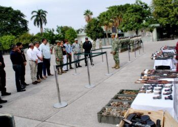 Sedena A Destruye Armas Decomisadas Al Crimen En La Región De Apatzingán (Video)