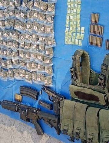 En Buenavista, FGE y DEFENSA aseguran 243 dosis de narcótico y armas de fuego; hay un detenido