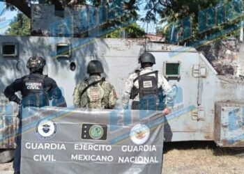 Fuerzas Estatales Y Federales Aseguran Un Vehículo Con Blindaje Artesanal En Apatzingán