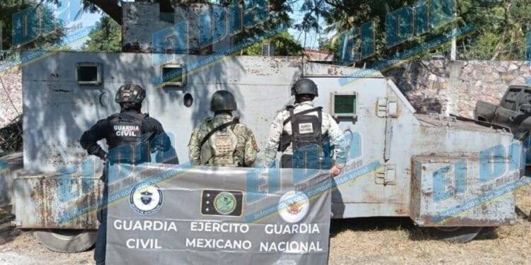 Fuerzas estatales y federales aseguran un vehículo con blindaje artesanal en Apatzingán