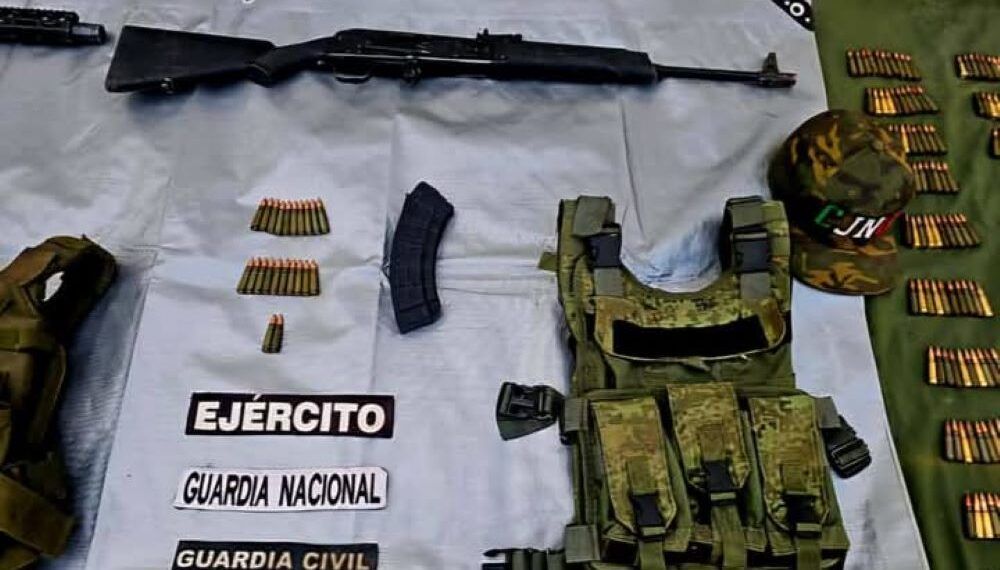 Detenidos 3 hombres en Apatzingán; les aseguran 7 fusiles: SSP