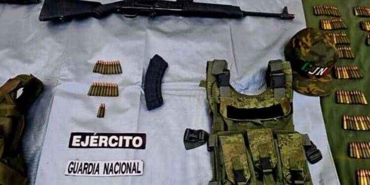 Detenidos 3 hombres en Apatzingán; les aseguran 7 fusiles: SSP