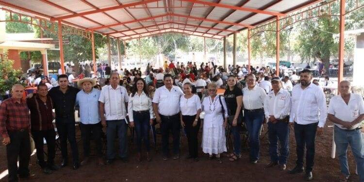 Fanny Arreola reconoció el trabajo y unión de las familias del Ejido El Recreo