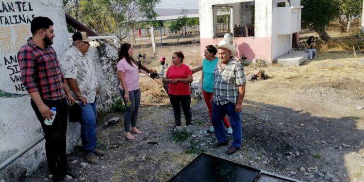 Supervisa Irma Moreno Rehabilitación del Sistema de Agua Potable en Eréndira