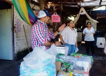 Llevan Dif Apatzingán Apoyo Alimentarios A Zona Rural