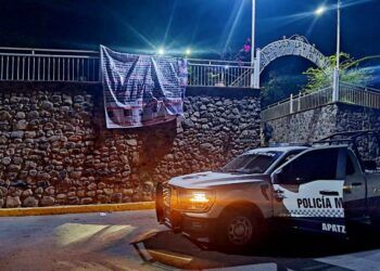 Colocan Mantas En Apatzingán En Las Que Acusan A Mandos De Corporaciones, De Realizar Desapariciones Forzadas 20 Afinan Operativo Contra Motos Ruidosas En Apatzingán