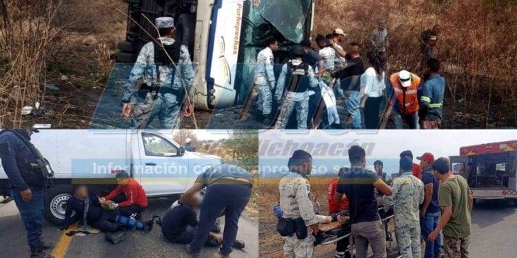 Una mujer muerta y 7 lesionados en volcadura de autobús en la Lombardía- Nueva Italia