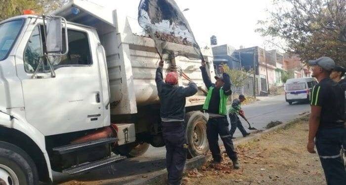 Vecinos de la colonia 3 de agosto se suman a jornada de limpieza del Gobierno de Morelia 1 Vecinos de la colonia 3 de agosto se suman a jornada de limpieza del Gobierno de Morelia