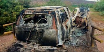 Tras Cruentos Enfrentamientos Localizan En Vehículo Blindado, Un Cadáver Calcinado Y Armas En Las Bateas