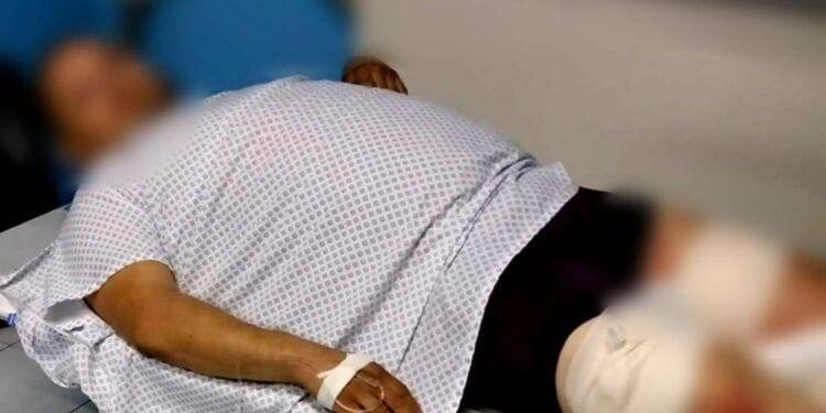 Lo agreden con varios disparos por fuera de su vivienda en la Lázaro Cárdenas de Apatzingán 1 Lo agreden con varios disparos por fuera de su vivienda en la Lázaro Cárdenas de Apatzingán