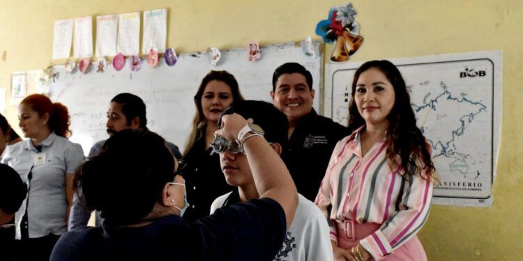 En Buenavista, inician presidenta Irma Moreno programa “Ver bien para Aprender mejor”