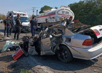 Pareja Muere En Choque Entre Automóvil Y Pipa En Carretera Buenavista-Tepalcatepec