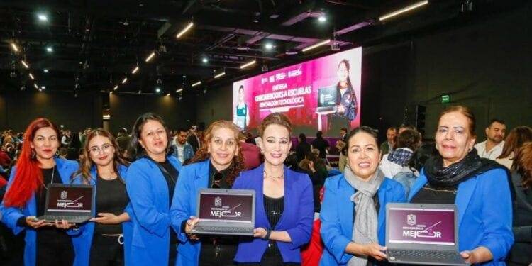 Más de mil 200 docentes y directivos se capacitan para el uso de Chromebook: SEE 1 Más de mil 200 docentes y directivos se capacitan para el uso de Chromebook: SEE