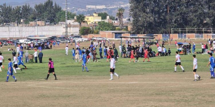 Atacan a deportistas en Canchas de Policía y Transito de Morelia 1 Atacan a deportistas en Canchas de Policía y Transito de Morelia