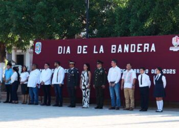 Encabezan Acto Cívico Con Motivo Del Día De La Bandera