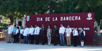 Encabezan Acto Cívico Con Motivo Del Día De La Bandera