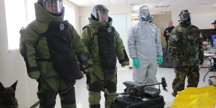 Ordenan Juez a Presidencia y Gobierno de Michoacán localizar y destruir 'narcominas' en Tierra Caliente 1 Equipo antiexplosivos de SSP, a la vanguardia: Oseguera