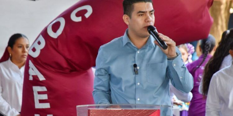 Más de 1,500 jóvenes de Apatzingán participan en la #ExpoPrepárate2025: #HugoMolina invita a continuar su preparación educativa