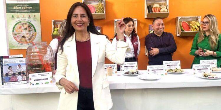 La Secretaria de Educacion del Estado Gaby Molina - El día de Michoacán