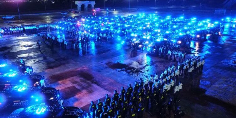 Refuerza Alfonso Martínez a Policía de Morelia; entrega 100 patrullas