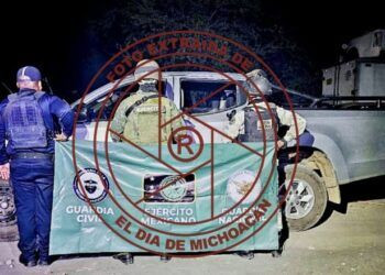 Localizan vehículo abandonado con reporte de robo en Los Bancos de Parácuaro