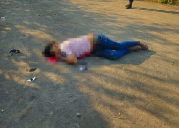 Se Incendia Camioneta En El Camino A Acahuato