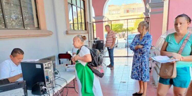Bedolla arranca destrucción masiva de maquinitas tragamonedas