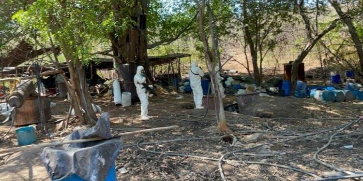Destruyen Laboratorio de drogas sintéticas en San José Nuevo de Apatzingán