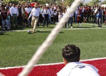 El Gobernador Alfredo Ramires Bedolla - El Día De Michoacán