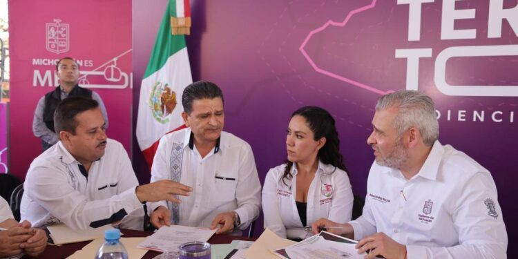 En Apatzingán destacan propuestas de obra educativa y del agua en audiencia pública