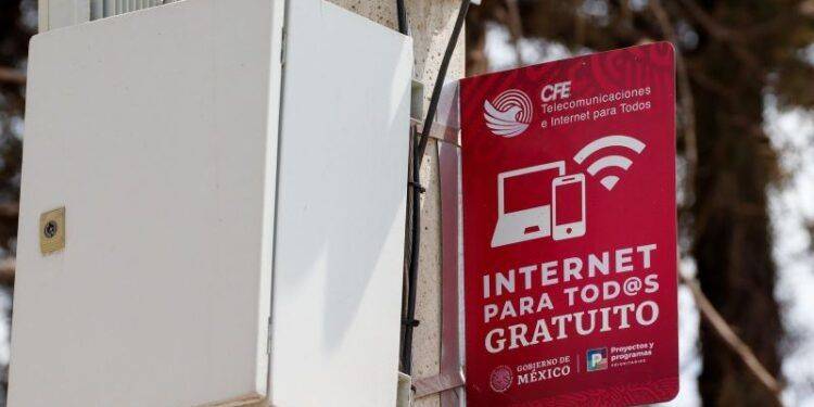 En Michoacán existen 301 puntos de internet gratuito en edificios de salud 1 En abril Michoacan contara con mas de 4 mil puntos de internet gratuito - El día de Michoacán