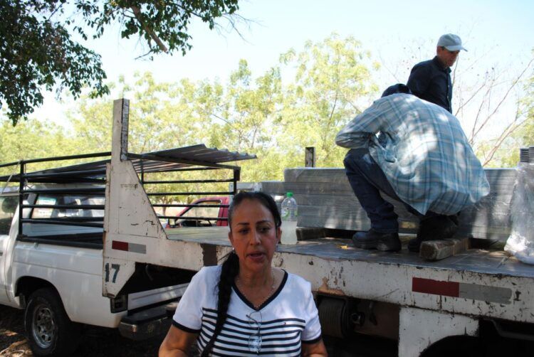 Entrega De Lámina Galvanizada A Bajo Costo Por El Equipo Navarrete &Amp; Castellanos En Apatzingán