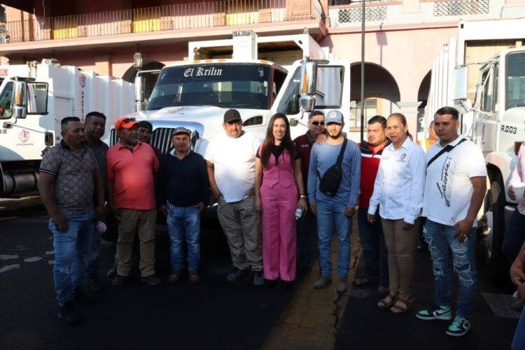 Fanny Arreola, Da A Conocer La Nueva Flotilla De Camiones De Recolección De Basura En Apatzingán 20 Prima Vacacional, Recibe Lo Que Marca La Ley