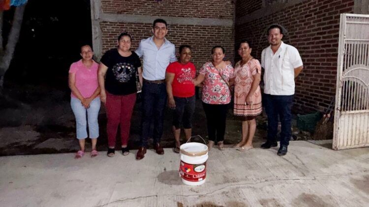 Entrega Cubeta De Pintura Regidor Hugo Molina A La Comunidad De Los Arquitos 21 Entrega Cubeta De Pintura Regidor Hugo Molina A La Comunidad De Los Arquitos