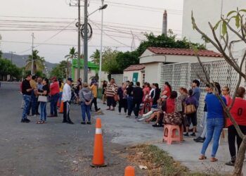 Toma Oposición Civil Pacífica Oficinas De La Cfe En Protesta A Los Altos Cobros De La Energía Eléctrica