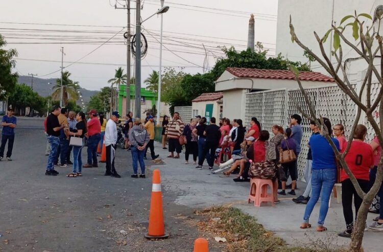 Toma Oposición Civil Pacífica Oficinas De La Cfe En Protesta A Los Altos Cobros De La Energía Eléctrica 22 Toma Oposición Civil Pacífica Oficinas De La Cfe En Protesta A Los Altos Cobros De La Energía Eléctrica