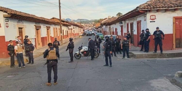 Tras persecución en Pátzcuaro, detenido un hombre con arma de fuego: SSP 1 Por Cuaresma, Gobierno estatal ofertará pescados y mariscos a precios bajos