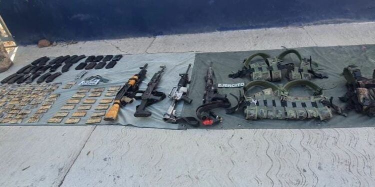 Suman tres oficiales de GN muertos, un criminal abatido y 7 uniformados heridos tras enfrentamientos en los límites de Michoacán y Jalisco