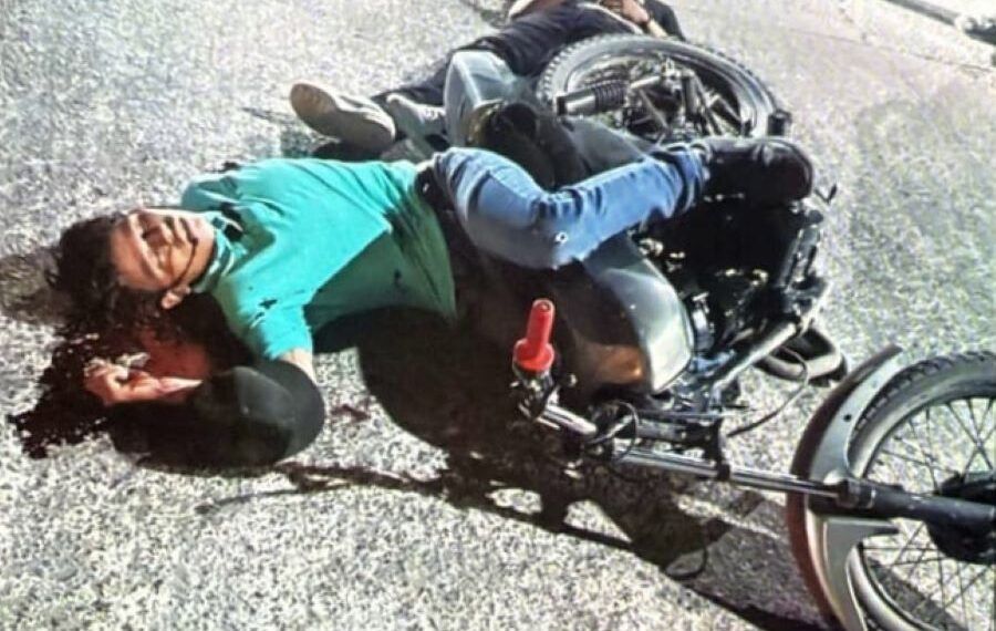 comando armados ejecutan a dos motociclistas en Apatzingán