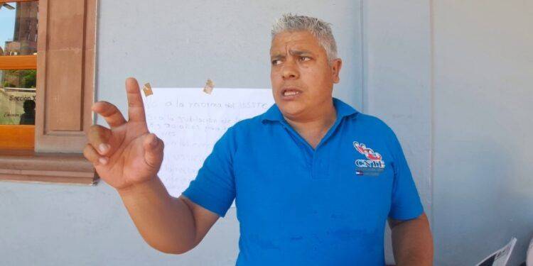 SNTE se queja del servicio del hospital ISSSTE en Apatzingán. “Es insuficiente y carece de especialidades” Gilberto Guzmán 1 Más de 2 mil mdp invertidos en seguridad para Michoacán