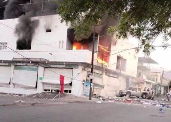 Explosión E Incendio En El Supermercado Cachó’S En Apatzingán Deja Dos Mujeres Heridas