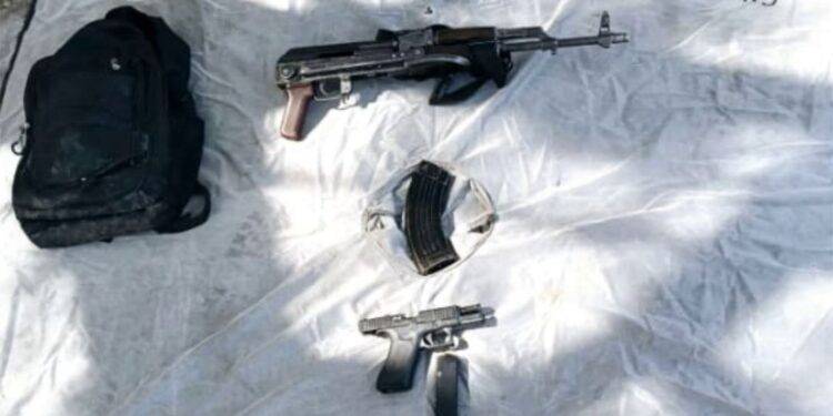 Enfrentamiento armado deja un policía y dos civiles lesionados en Apatzingán