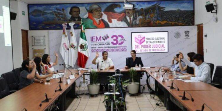 Presentan queja y amparo integrantes de la Unión de Maquinitas del Valle de Apatzingán ante operativos ilegales