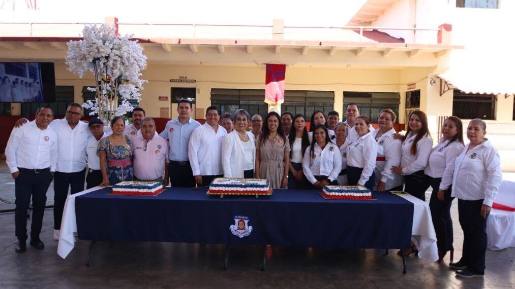 Fanny Arreola Reconoce La Escuela Morelos Como Parte De La Transformación En La Educación De Apatzingán