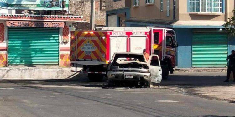 Hallan 2 cadáveres calcinados en camioneta quemada en Téjaro, Tarímbaro 1 Hallan 2 cadaveres calcinados en camioneta quemada en Tejaro - El día de Michoacán